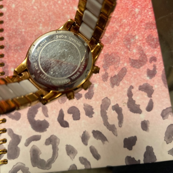 Michael Kors Gold-tone and White Acetate Watch - Picture 6 of 7